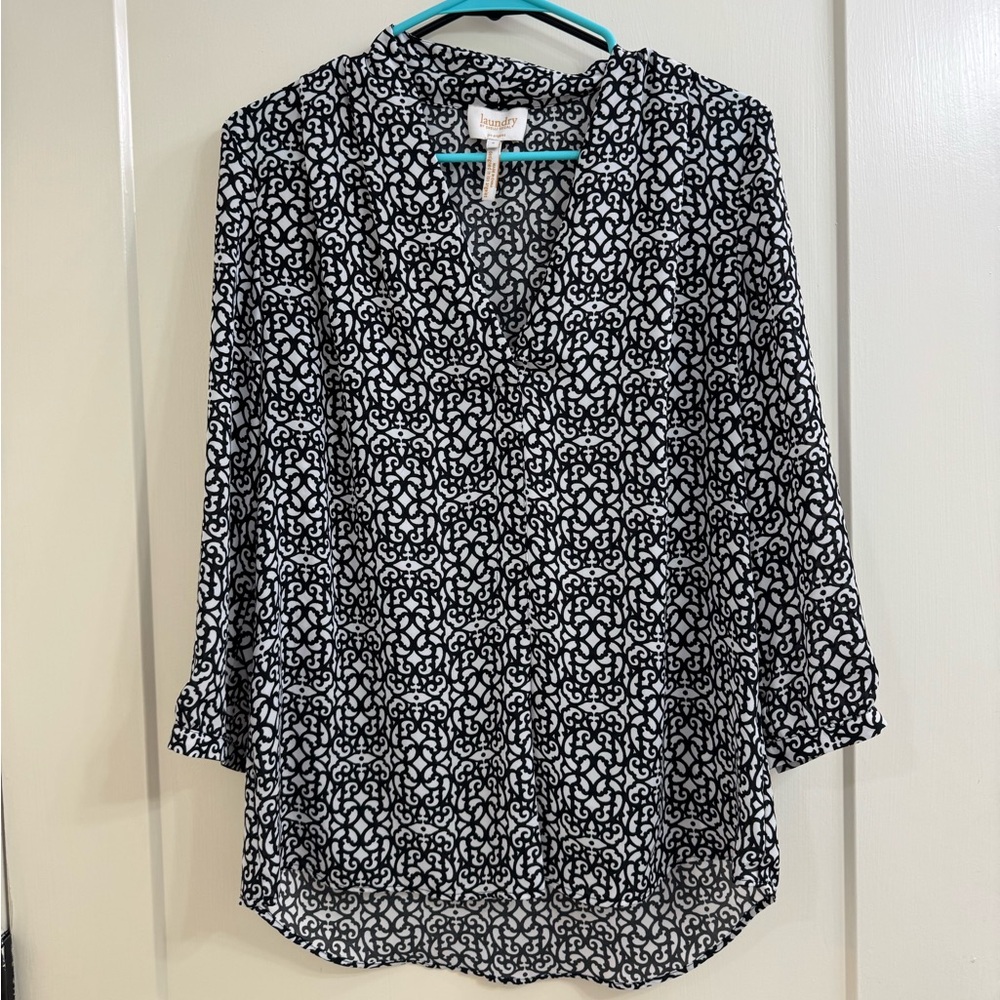 Black and White Patterned Women's Blouse